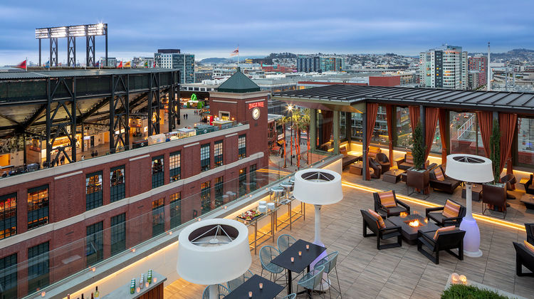 Hotel VIA Exterior