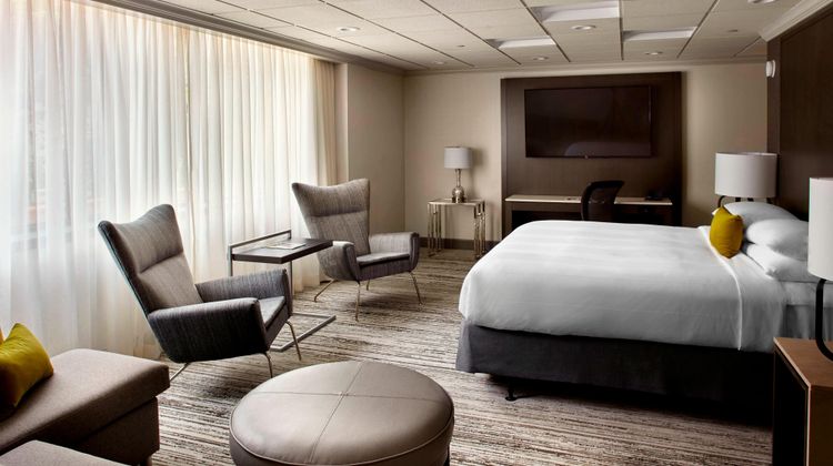 Marriott Cincinnati North Room