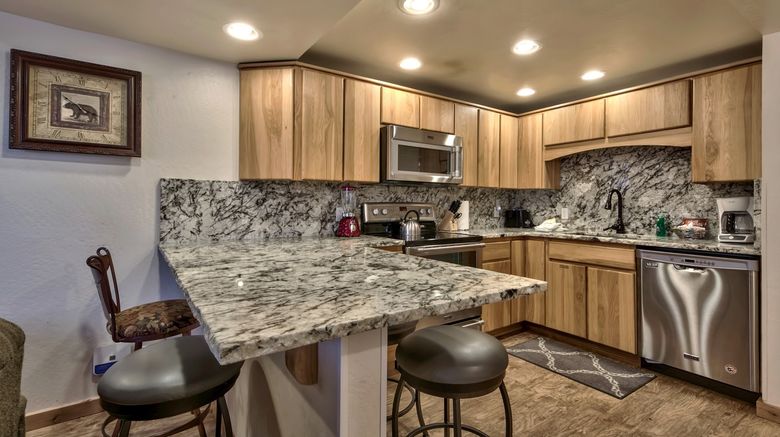 <b>Lakeland Village Resort at Heavenly Room</b>. Images powered by <a href="https://www.leonardoworldwide.com/" title="Leonardo Worldwide" target="_blank">Leonardo</a>.