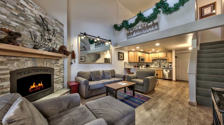 <b>Lakeland Village Resort at Heavenly Room</b>. Images powered by <a href="https://www.leonardoworldwide.com/" title="Leonardo Worldwide" target="_blank">Leonardo</a>.