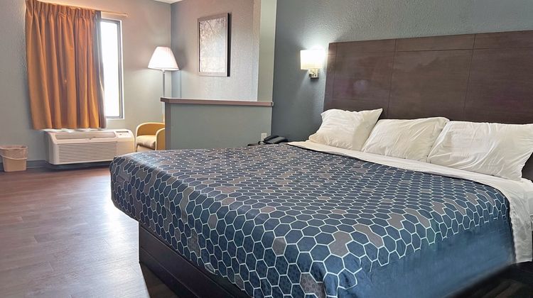 Red Carpet Inn & Suites Newnan Room