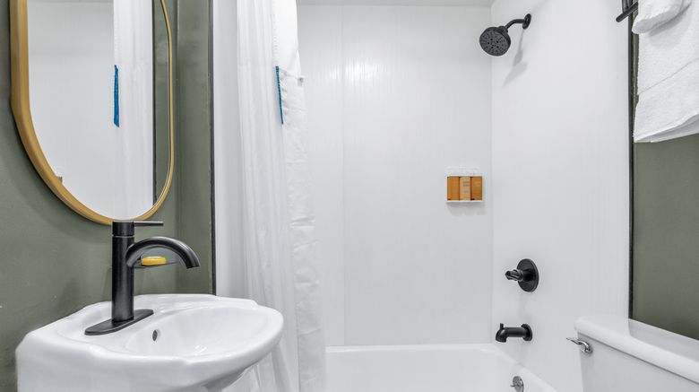 <b>Nob Hill Hotel Room</b>. Images powered by <a href="https://www.leonardoworldwide.com/" title="Leonardo Worldwide" target="_blank">Leonardo</a>.