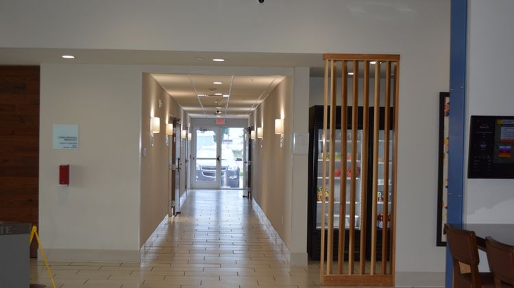 Holiday Inn Express & Suites Liberal Lobby
