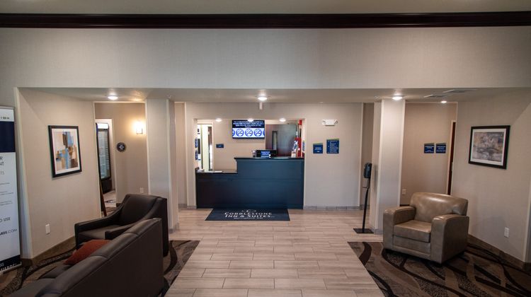 Cobblestone Inn & Suites Lobby