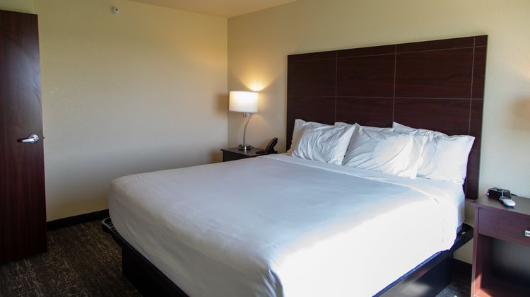 Cobblestone Inn & Suites Suite