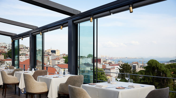 TomTom Suites Restaurant