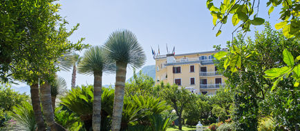 La Medusa Grand Hotel Exterior