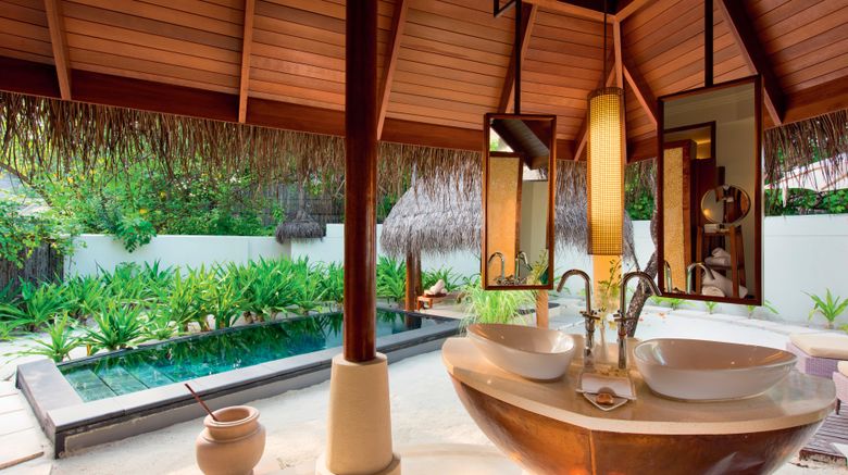<b>Constance Halaveli Resort Maldives Room</b>. Images powered by <a href="https://www.leonardoworldwide.com/" title="Leonardo Worldwide" target="_blank">Leonardo</a>.