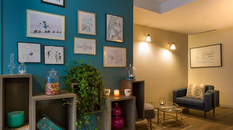 Hotel La Parizienne Lobby