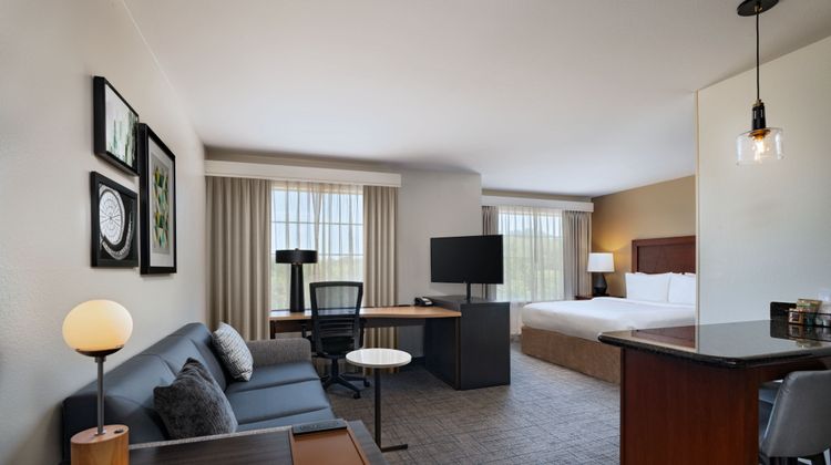 Residence Inn by Marriott Beaumont Suite