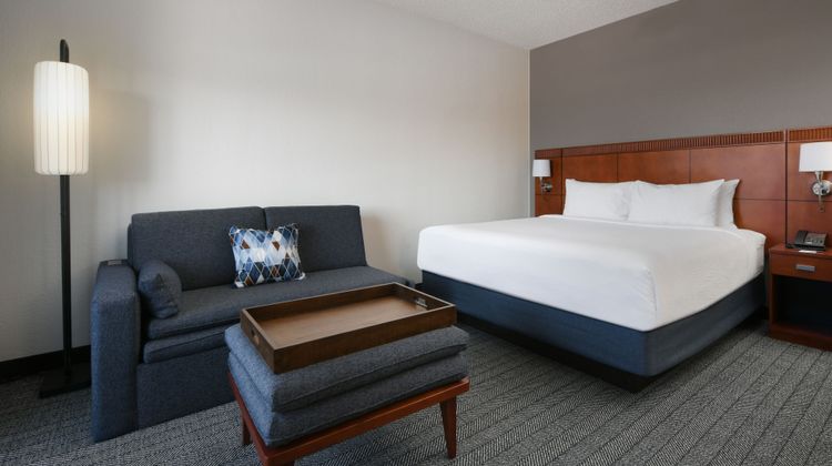 Courtyard by Marriott Dallas Las Colinas Room