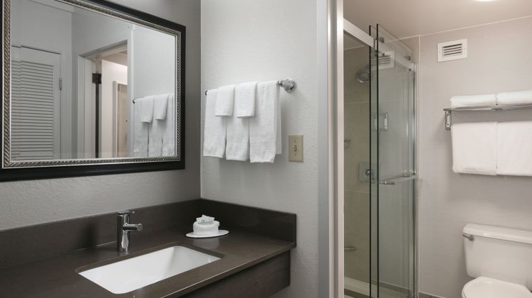 Courtyard by Marriott Dallas Las Colinas Room