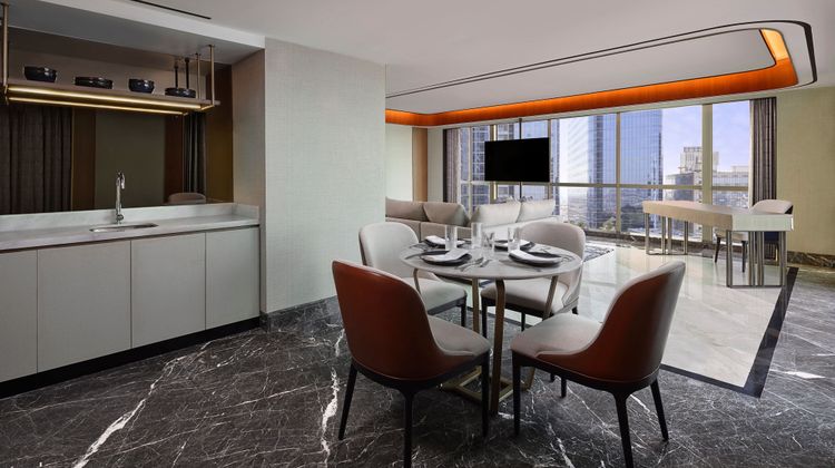 Sheraton Surabaya Hotel & Towers Suite