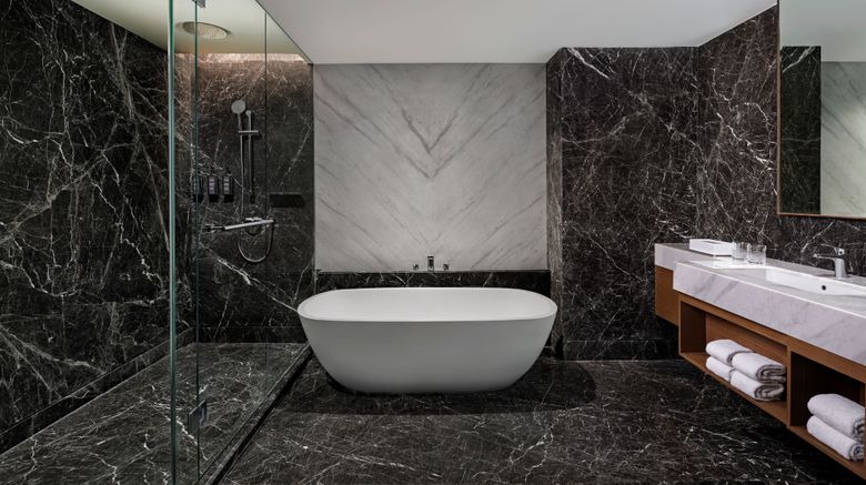 <b>Sheraton Surabaya Hotel & Towers Room</b>. Images powered by <a href="https://www.leonardoworldwide.com/" title="Leonardo Worldwide" target="_blank">Leonardo</a>.