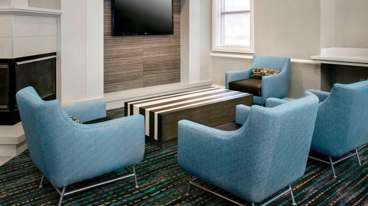 Residence Inn Newark Liberty Intl Arpt Lobby