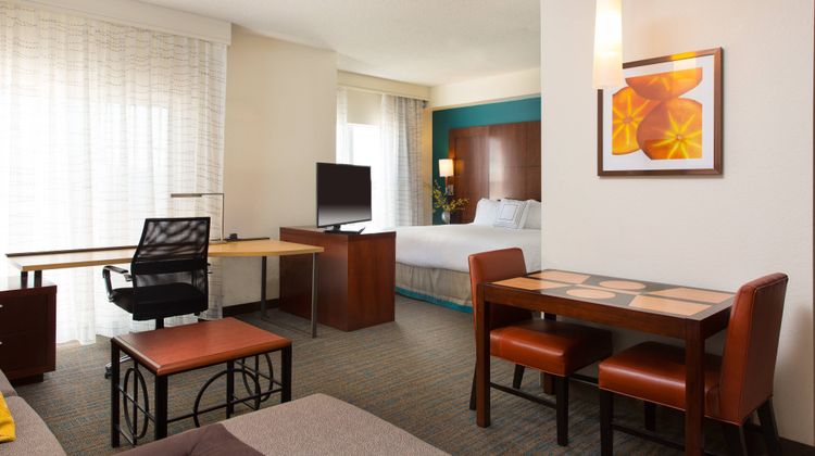 Residence Inn Kansas City Airport Suite
