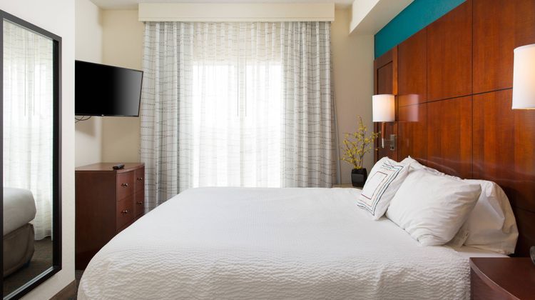 Residence Inn Kansas City Airport Room