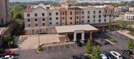 Courtyard Kansas City at Briarcliff Exterior