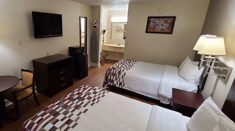 <b>Red Roof Inn Tifton Room</b>. Images powered by <a href="https://www.leonardoworldwide.com/" title="Leonardo Worldwide" target="_blank">Leonardo</a>.