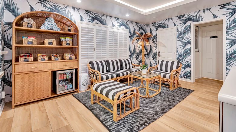 <b>Santa Monica Hotel Lobby</b>. Images powered by <a href="https://www.leonardoworldwide.com/" title="Leonardo Worldwide" target="_blank">Leonardo</a>.