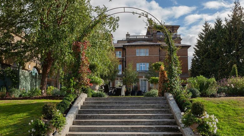 <b>Oatlands Park Hotel Exterior</b>. Images powered by <a href="https://www.leonardoworldwide.com/" title="Leonardo Worldwide" target="_blank">Leonardo</a>.