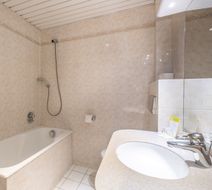 Hotel Terminus Montparnasse Room