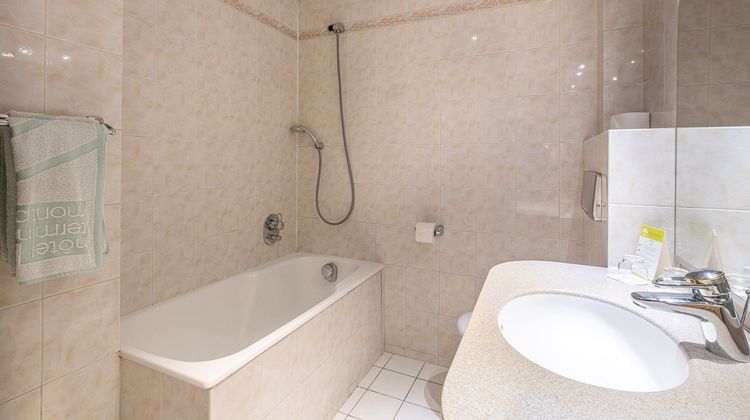 Hotel Terminus Montparnasse Room