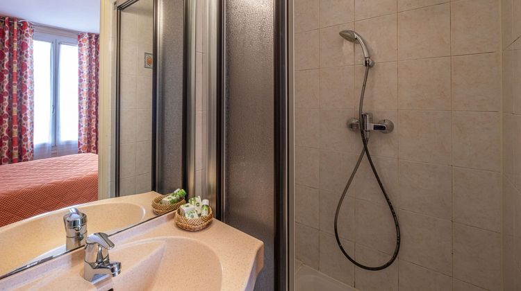 Hotel Terminus Montparnasse Room