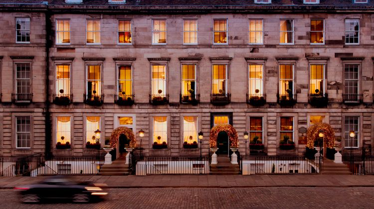 Nira Caledonia Exterior