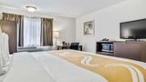 EverSpring Inn & Suites Room
