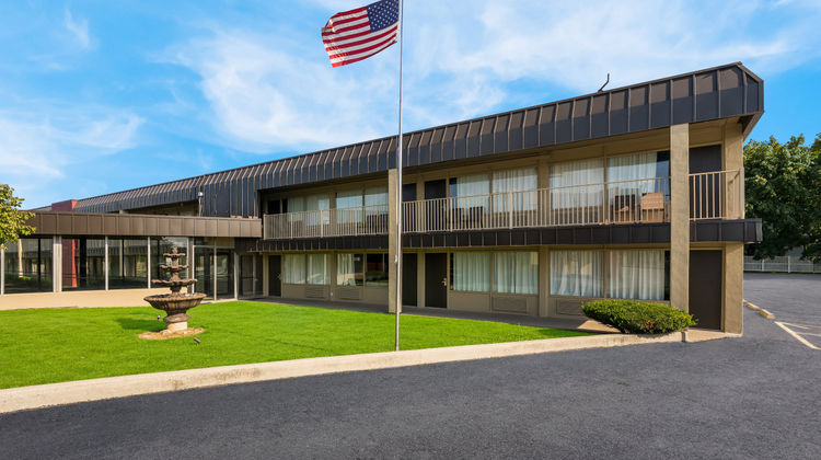 Red Roof Inn Reading Exterior