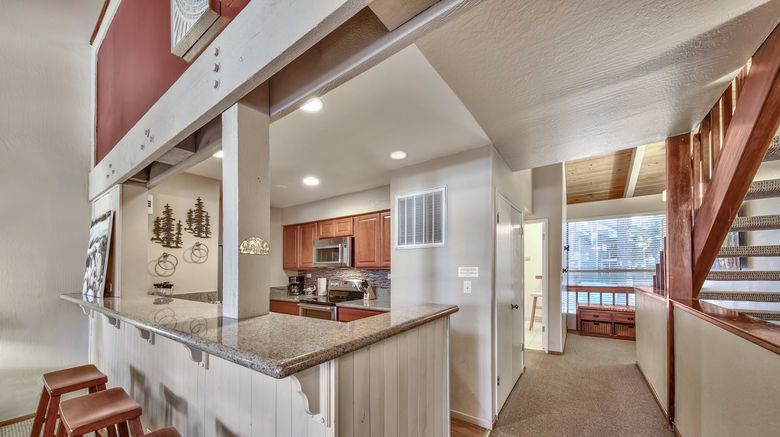 <b>Lakeland Village Resort at Heavenly Room</b>. Images powered by <a href="https://www.leonardoworldwide.com/" title="Leonardo Worldwide" target="_blank">Leonardo</a>.