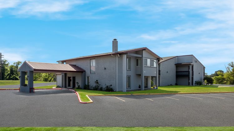Red Roof Inn Madisonville Exterior