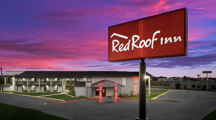 Red Roof Inn Madisonville Exterior