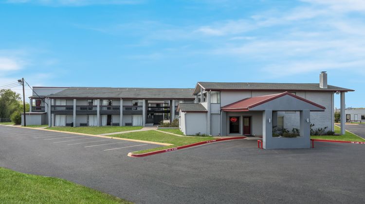Red Roof Inn Madisonville Exterior