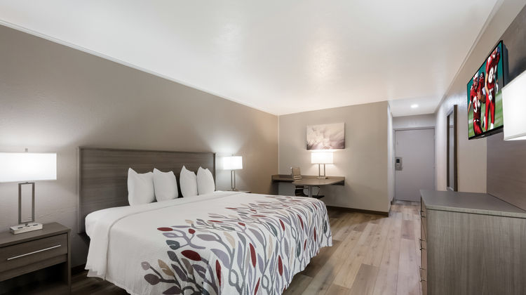 Red Roof Inn Madisonville Room