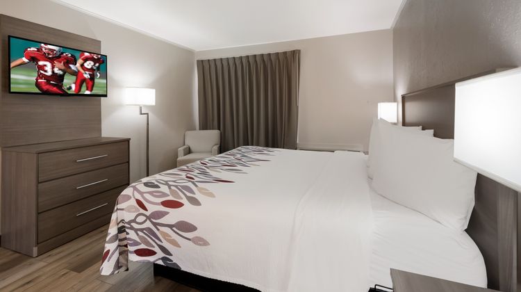 Red Roof Inn Madisonville Room