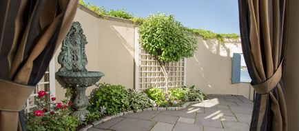 The Chanler at Cliff Walk Exterior