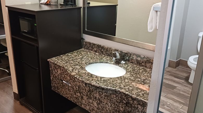 <b>Red Roof Inn & Suites Jackson - Richland Room</b>. Images powered by <a href="https://www.leonardoworldwide.com/" title="Leonardo Worldwide" target="_blank">Leonardo</a>.