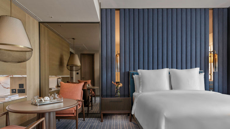 Four Seasons Hotel Mumbai Room