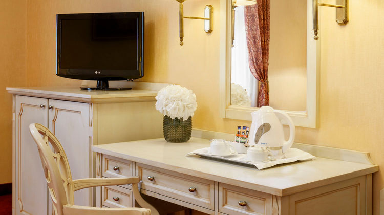 Danubius Hotel Astoria City Center Suite