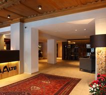 Hotel Col Alto Lobby