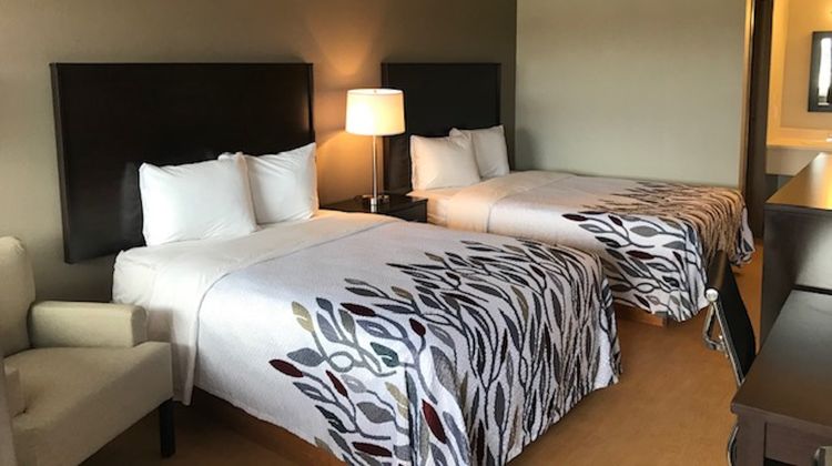 Red Roof Inn Somerset, PA Room
