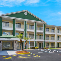HomeTowne Studios Orlando - UCF Area