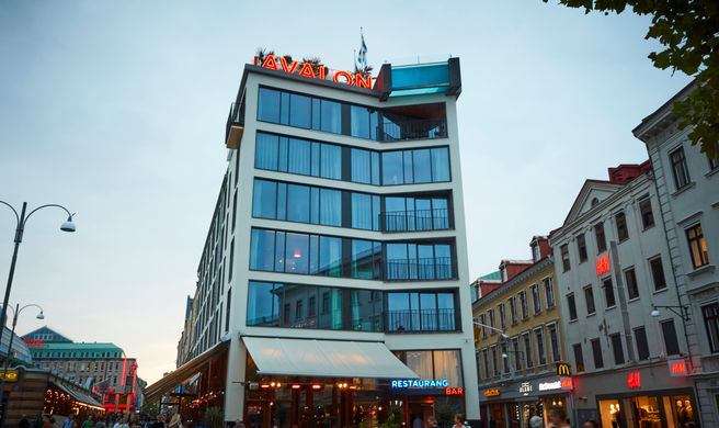 Avalon Hotel Exterior