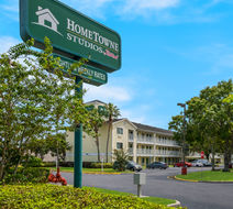 HomeTowne Studios Orlando - UCF Area Exterior
