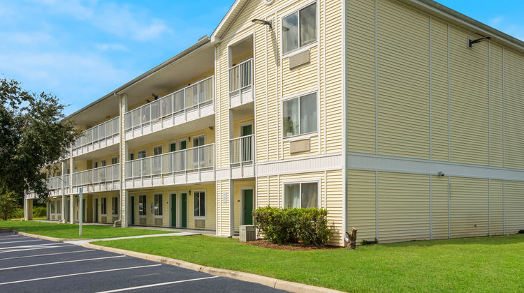 HomeTowne Studios Orlando - UCF Area Exterior