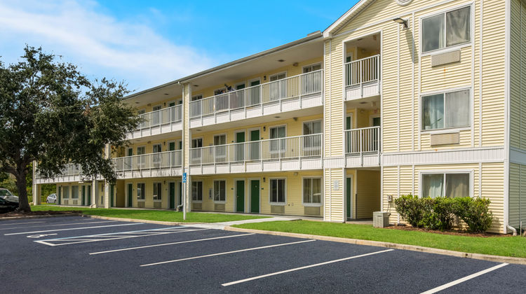HomeTowne Studios Orlando - UCF Area Exterior