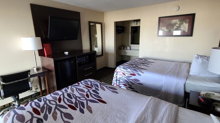 Red Roof Inn & Suites Greenwood, SC Room