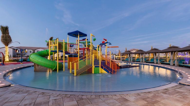 <b>Balmoral Resort Pool</b>. Images powered by <a href="https://www.leonardoworldwide.com/" title="Leonardo Worldwide" target="_blank">Leonardo</a>.